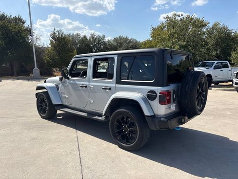 Used 2023 Jeep Wrangler Unlimited Sahara AWD/4WD image 7