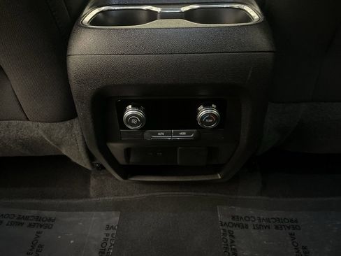 Used 2025 GMC Acadia Elevation image 15