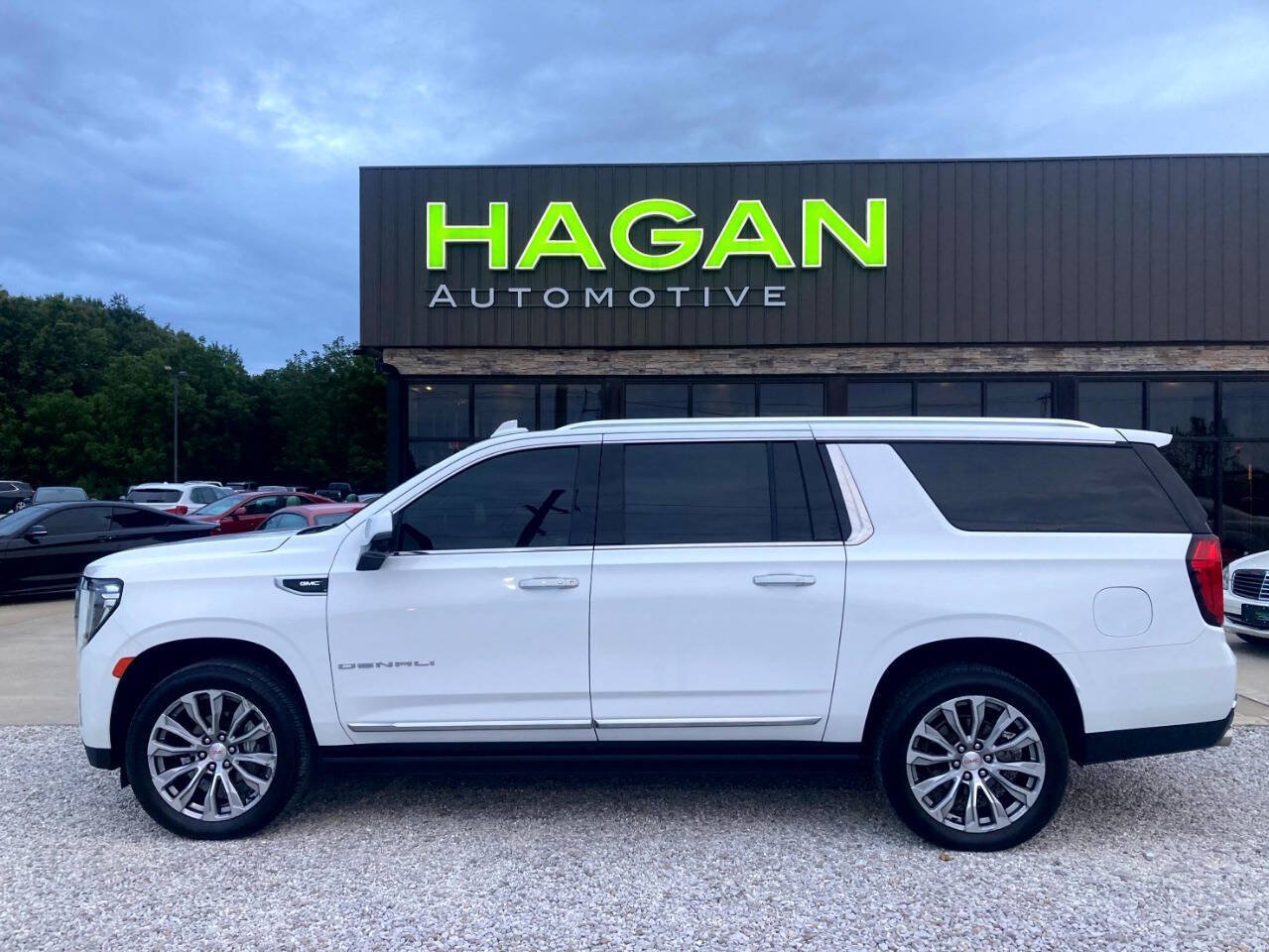 Used 2021 GMC Yukon XL Denali w/ Denali Ultimate Package AWD/4WD image 31
