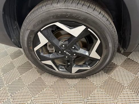 Certified 2025 Kia Seltos S AWD/4WD image 31