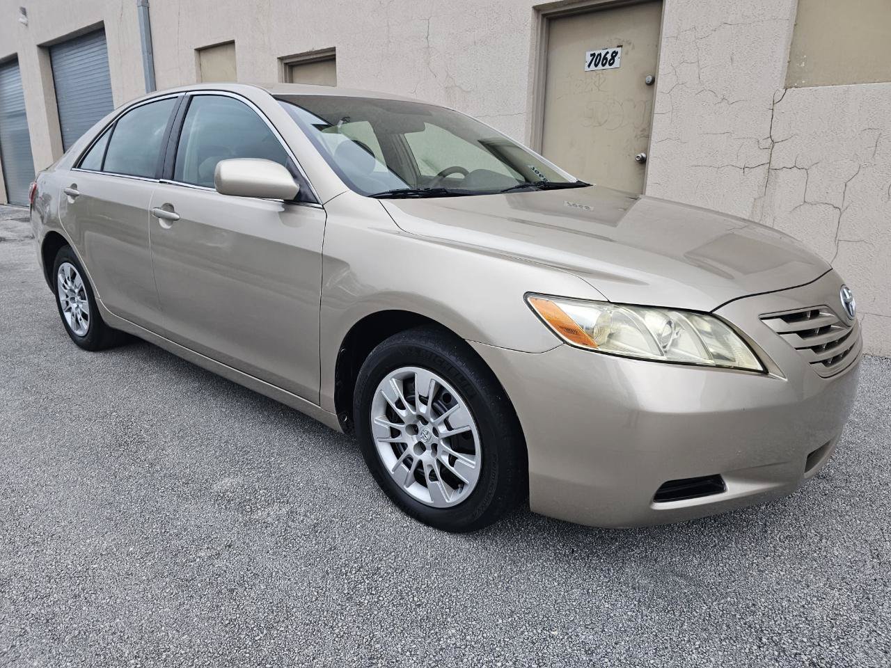 Used 2007 Toyota Camry LE FWD image 9