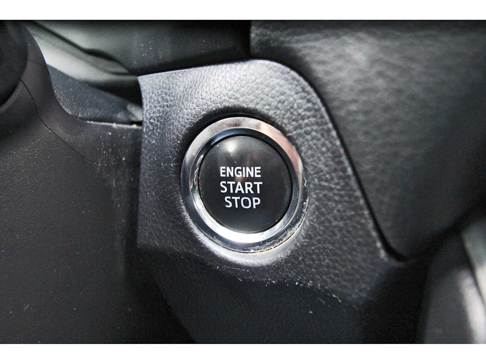 Used 2024 Toyota RAV4 XLE w/ Convenience Package FWD image 27