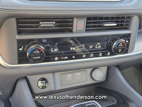 Used 2025 Nissan Rogue SV w/ SV Premium Package FWD image 28