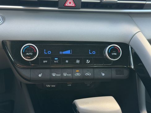 Used 2021 Hyundai Elantra SEL w/ Convenience Package FWD image 19