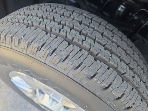 Used 2015 Chevrolet Silverado 3500 W/T RWD image 32