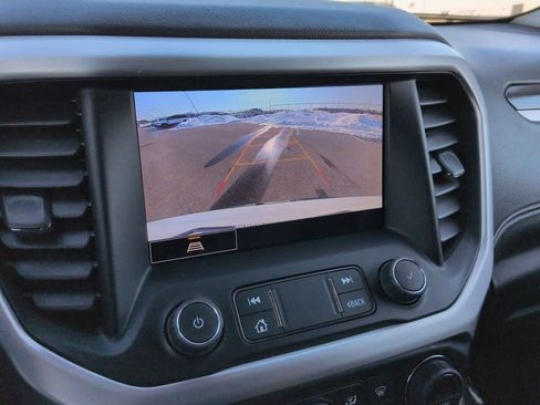 Used 2023 GMC Acadia SLT image 29