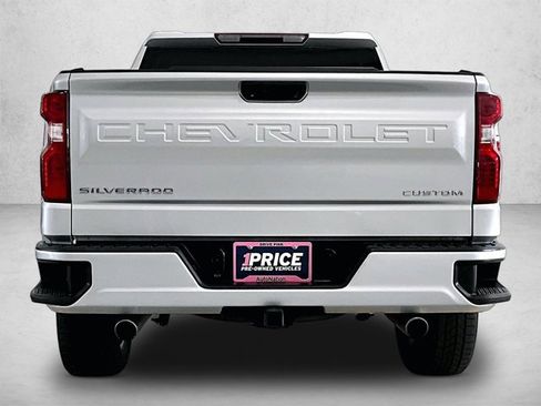 Used 2022 Chevrolet Silverado 1500 Custom RWD image 4