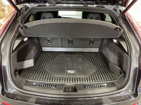 Used 2022 Cadillac XT4 Sport w/ LPO, Floor Liner Package image 23