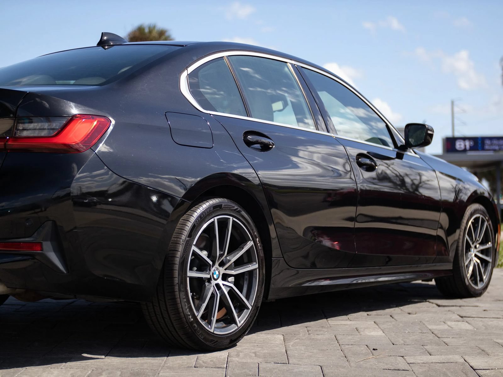 Used 2020 BMW 330i xDrive Sedan w/ Convenience Package AWD/4WD image 16
