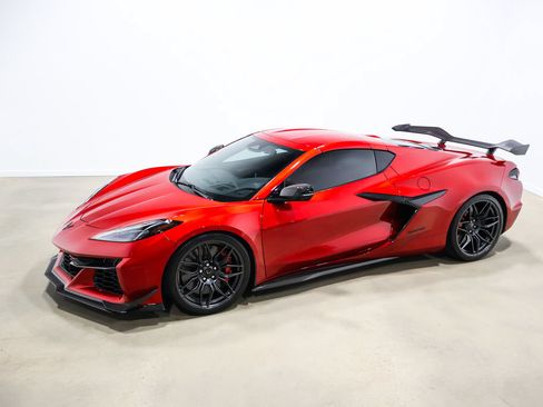 Used 2025 Chevrolet Corvette Z06 w/ Z07 Performance Package RWD image 14