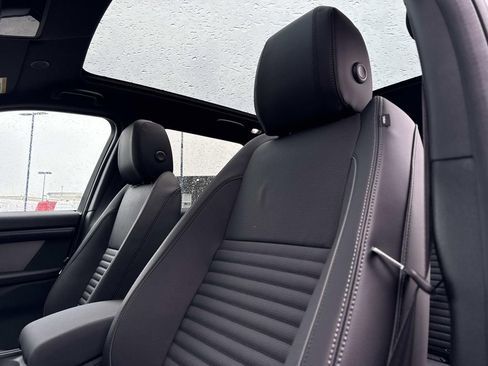 New 2026 Land Rover Discovery Sport Landmark image 18