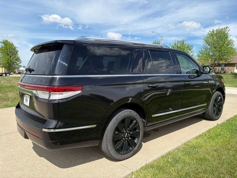 Used 2022 Lincoln Navigator L Reserve AWD/4WD image 4