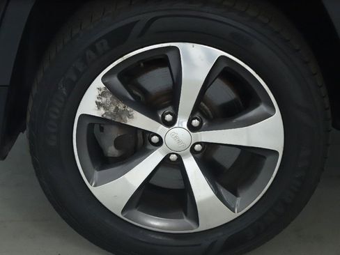 Used 2019 Jeep Cherokee Limited AWD/4WD image 39