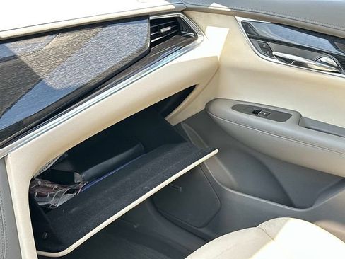 Used 2020 Cadillac XT6 Premium Luxury AWD/4WD image 33