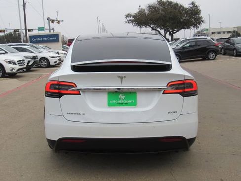 Used 2018 Tesla Model X 100D image 10