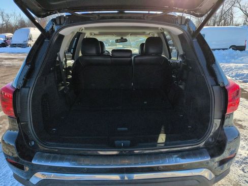 Used 2020 Nissan Pathfinder Platinum image 5
