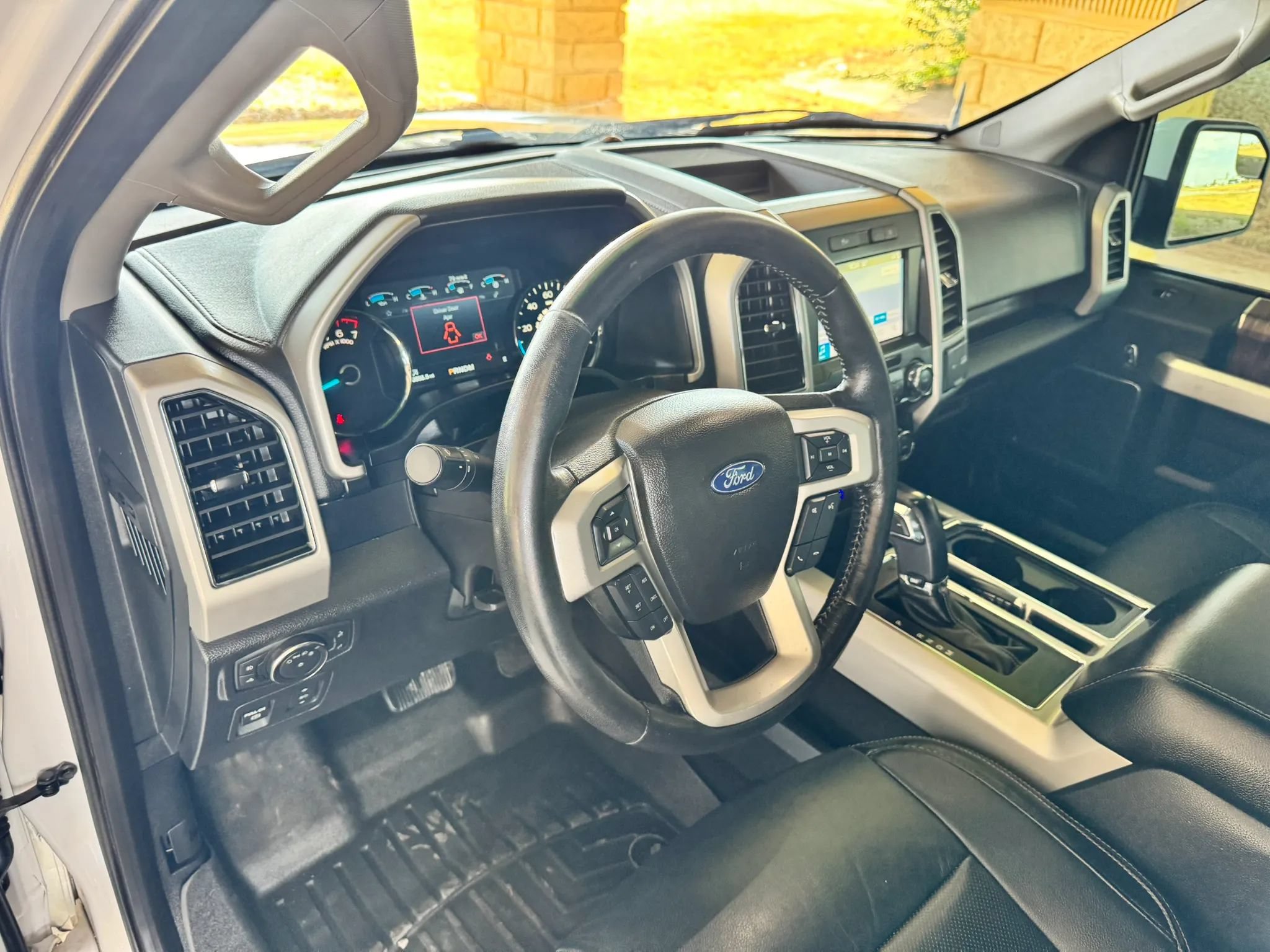 Used 2019 Ford F150 Lariat AWD/4WD image 13