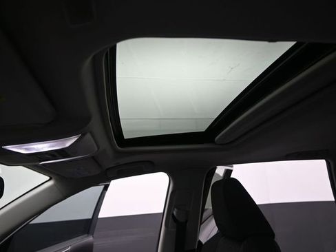 Used 2024 Toyota RAV4 XLE w/ Convenience Package image 6