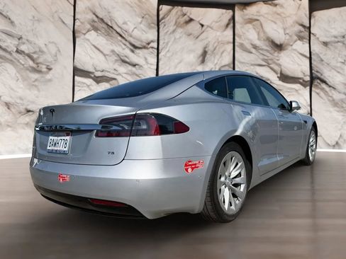 Used 2017 Tesla Model S 75 RWD image 8