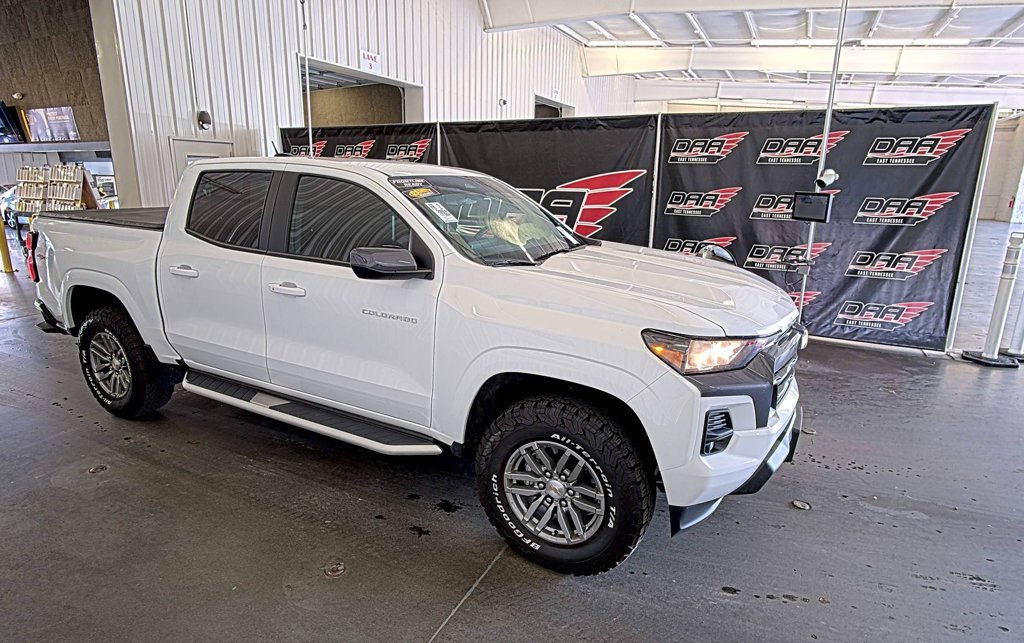 Used 2024 Chevrolet Colorado LT w/ LT Convenience Package AWD/4WD image 4