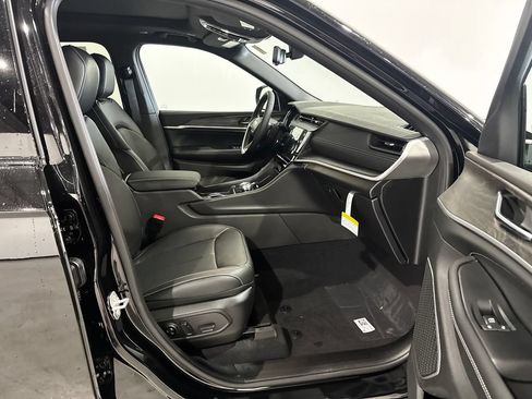 New 2026 Jeep Grand Cherokee L Limited AWD/4WD image 20