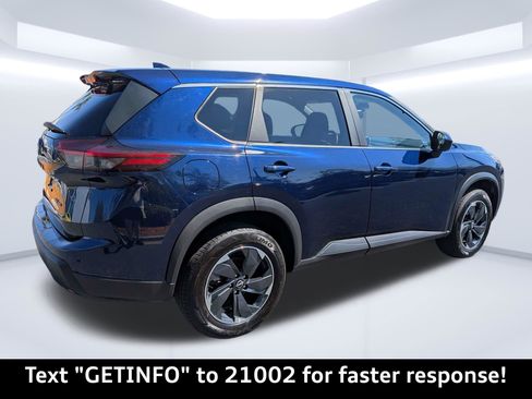Used 2024 Nissan Rogue SV AWD/4WD image 3
