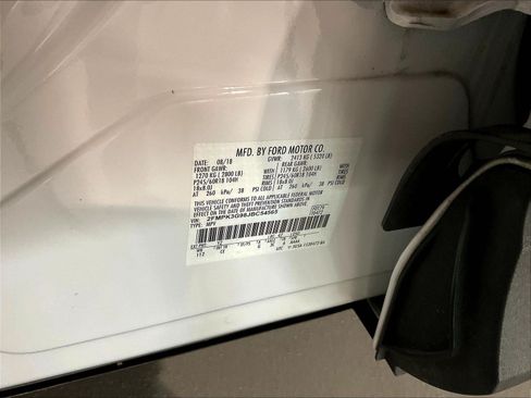 Used 2018 Ford Edge SE FWD image 19