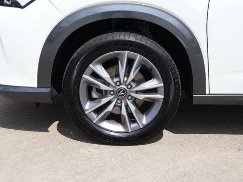 Certified 2025 Acura ADX Base image 8