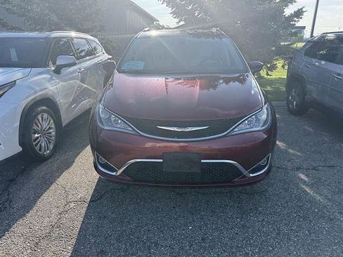 Used 2017 Chrysler Pacifica Touring-L Plus w/ Tire & Wheel Group FWD image 3