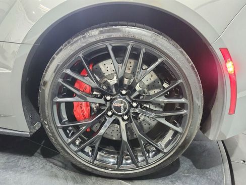 Used 2015 Chevrolet Corvette Z06 w/ Z07 Performance Package RWD image 38