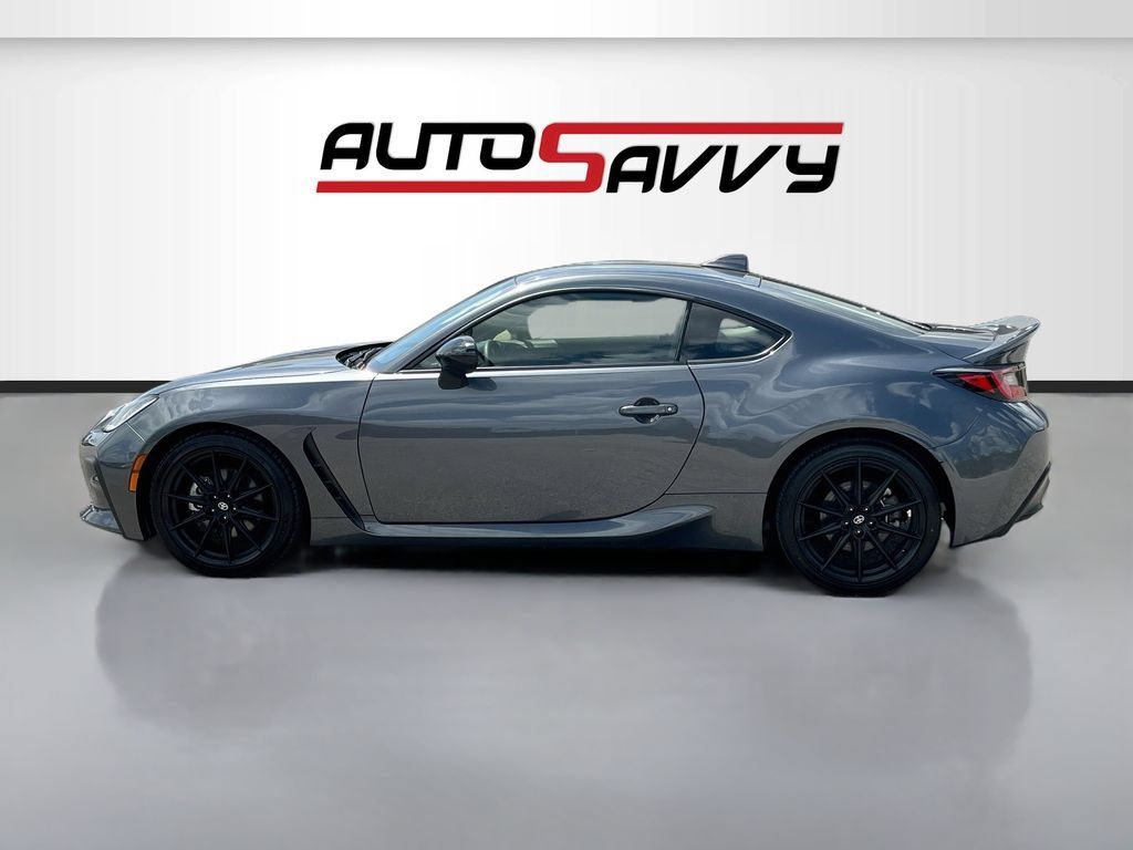 Used 2025 Toyota GR86 Premium w/ ALL Weather Mat Package (TMS) RWD image 4