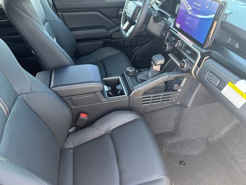 New 2026 Toyota 4Runner Limited image 12