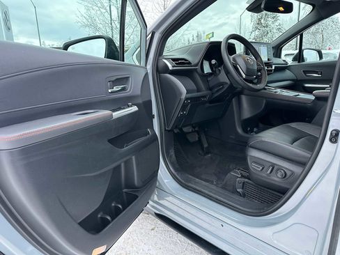 Used 2023 Toyota Sienna XSE image 20