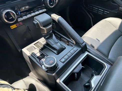 Certified 2025 Toyota Tacoma Limited AWD/4WD image 29