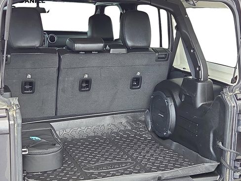 Used 2022 Jeep Wrangler Unlimited Sahara w/ Cold Weather Group image 8