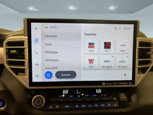 Used 2022 Toyota Tundra Limited image 25