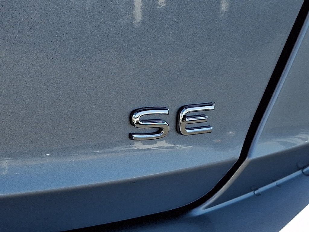 Used 2025 Volkswagen Jetta SE FWD image 31