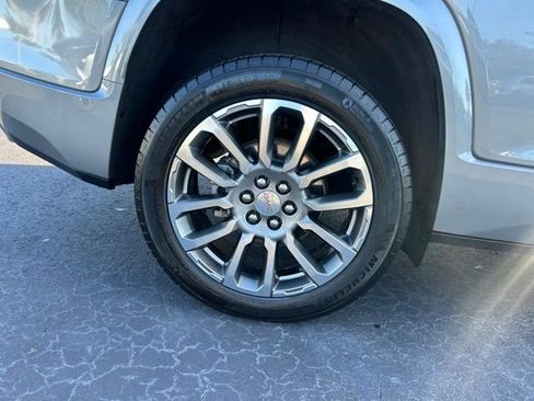 Used 2023 GMC Acadia Denali w/ Denali Ultimate Package FWD image 7