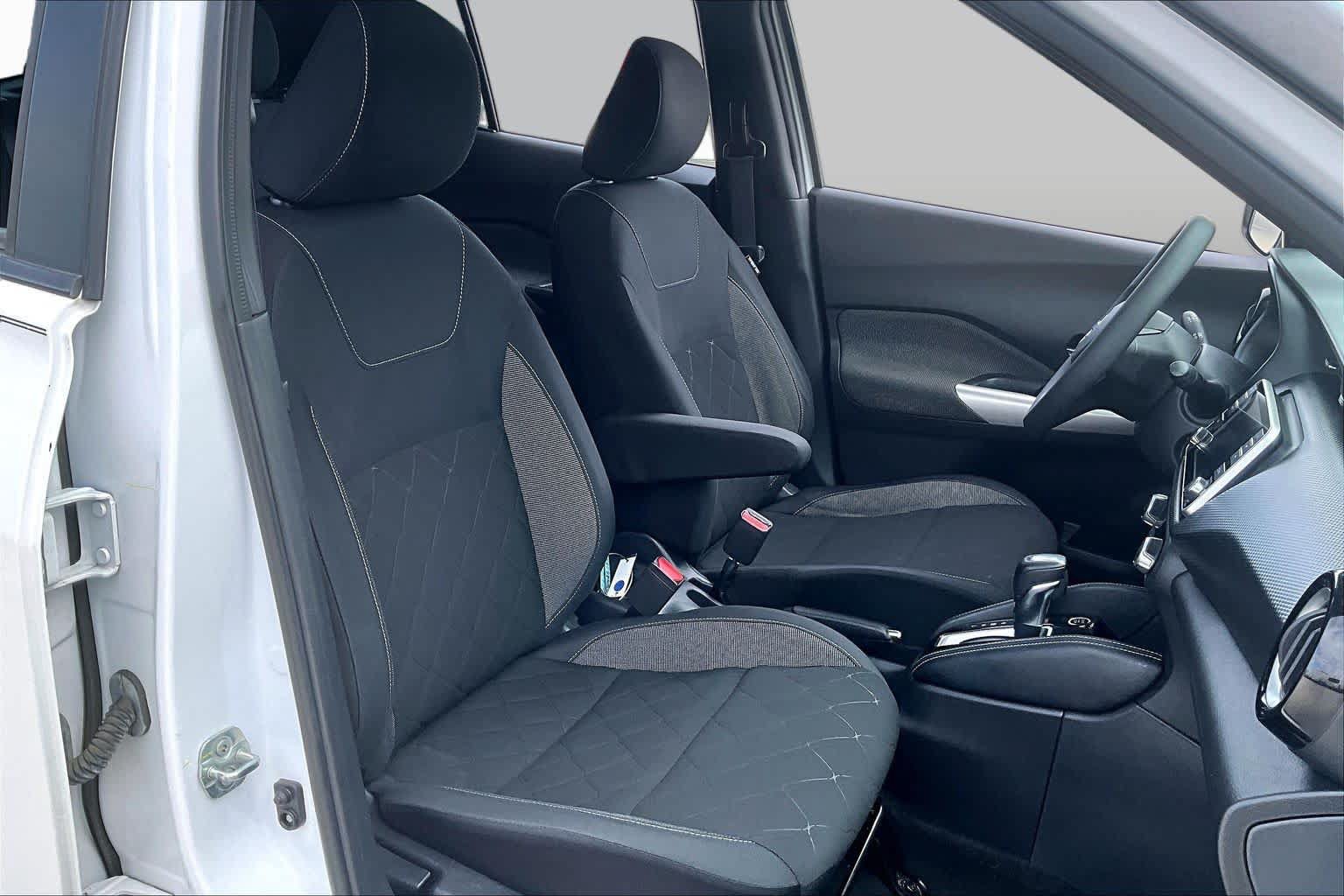 Used 2019 Nissan Kicks SV FWD image 8