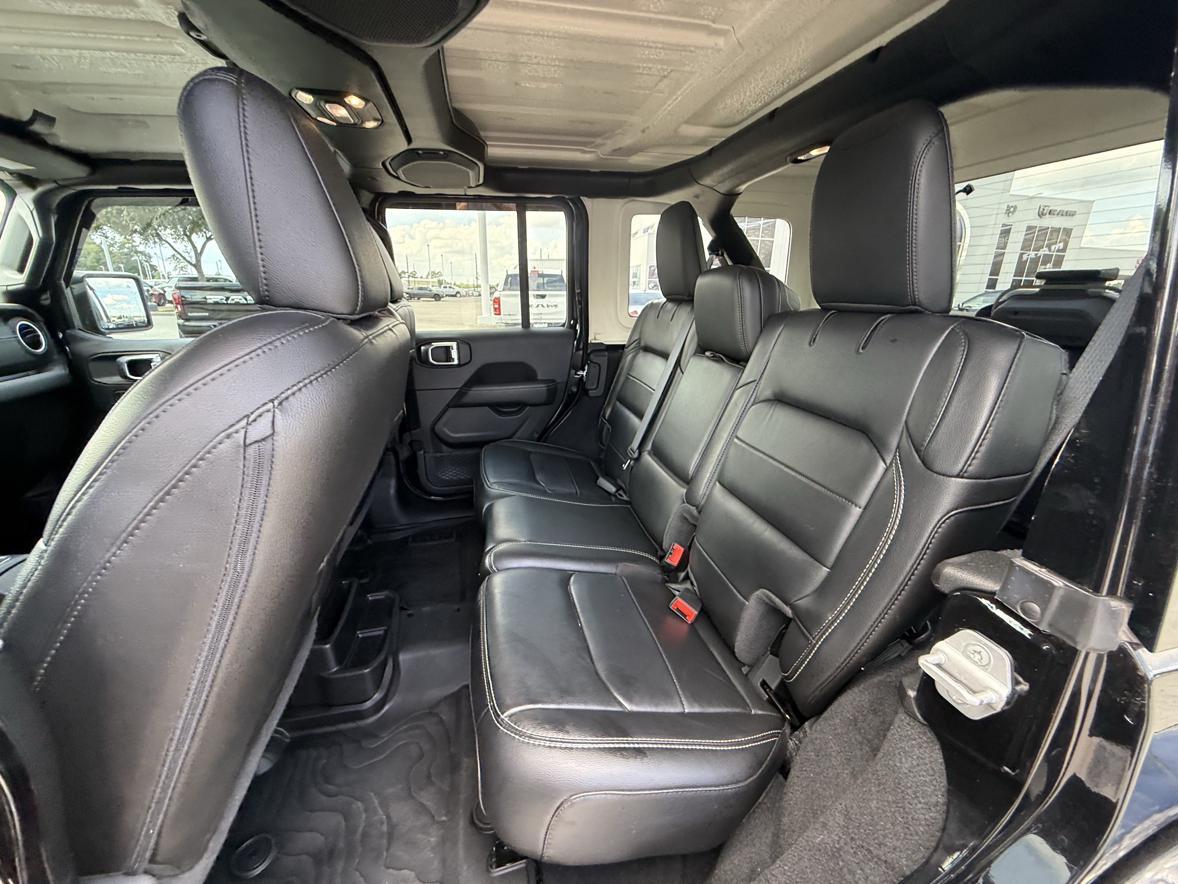 Used 2021 Jeep Wrangler Unlimited Sahara AWD/4WD image 27