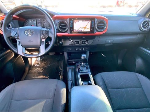 Used 2019 Toyota Tacoma TRD Sport image 13