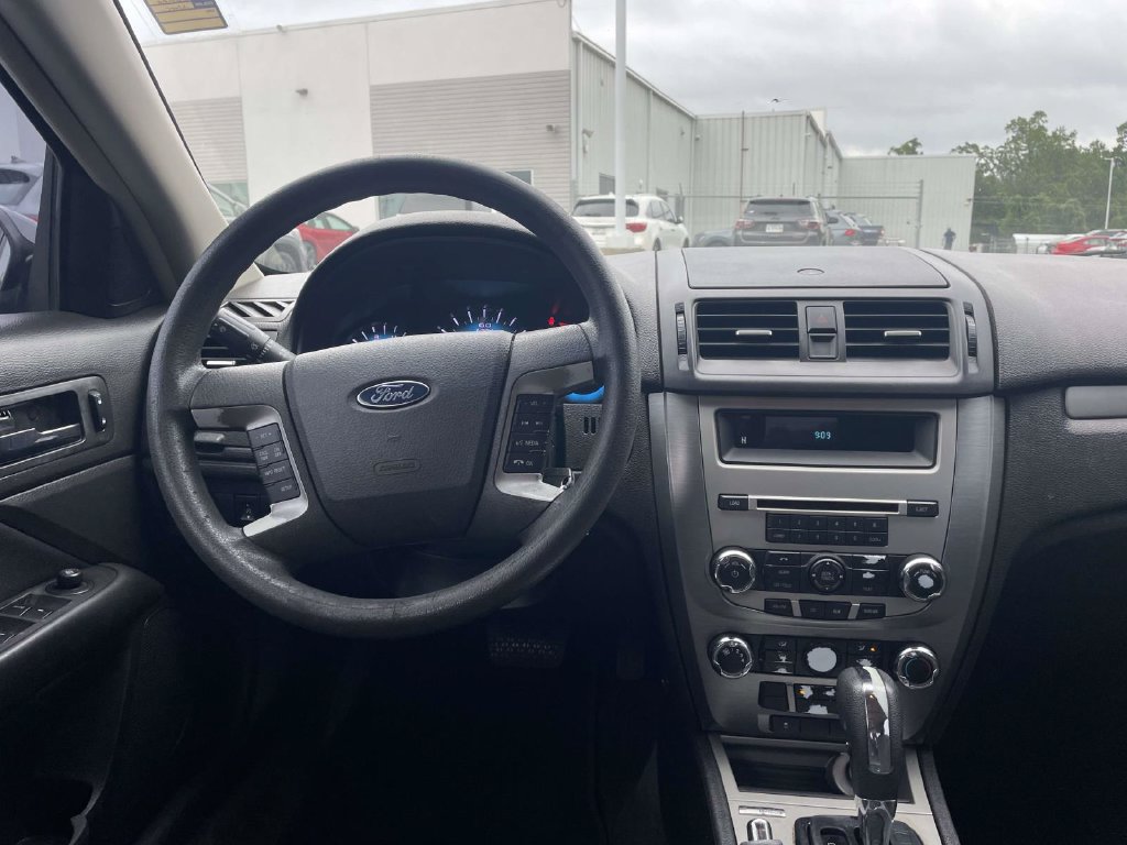 Used 2010 Ford Fusion SE FWD image 16