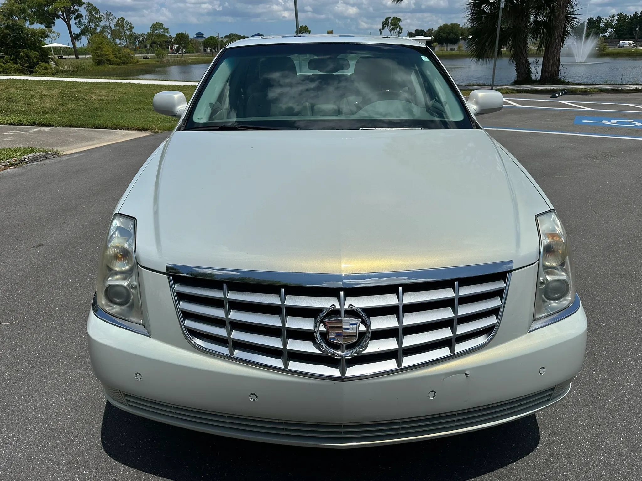 Used 2010 Cadillac DTS Luxury FWD image 3