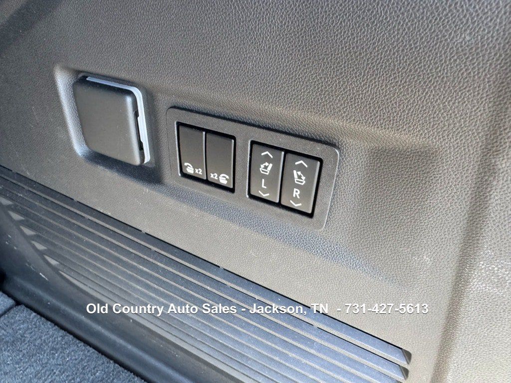 Used 2022 GMC Yukon SLT w/ SLT Luxury Package RWD image 19