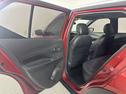 Used 2020 Nissan Kicks SR w/ SR Premium Package image 9