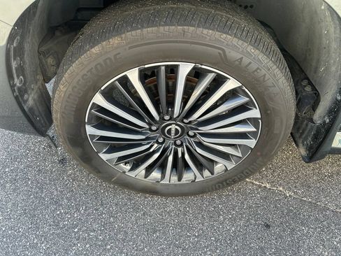 Certified 2025 Nissan Armada Platinum Reserve AWD/4WD image 9