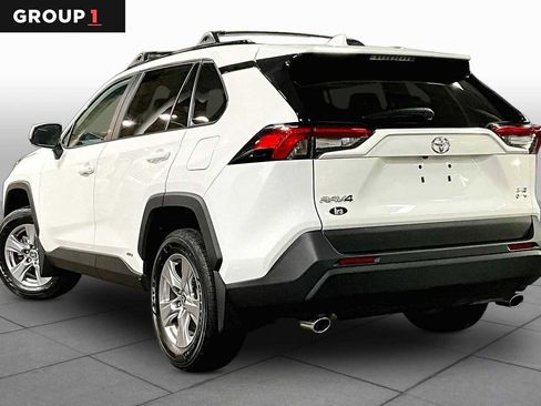 Used 2025 Toyota RAV4 XLE w/ Convenience Package image 12