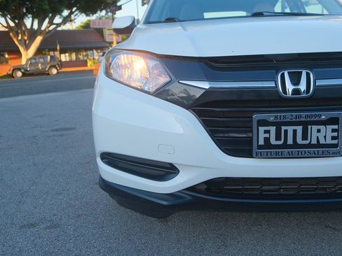 Used 2017 Honda HR-V LX image 39