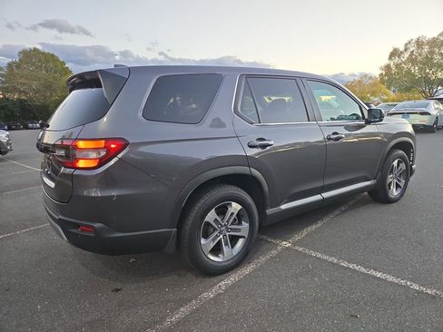 Used 2025 Honda Pilot EX-L image 5