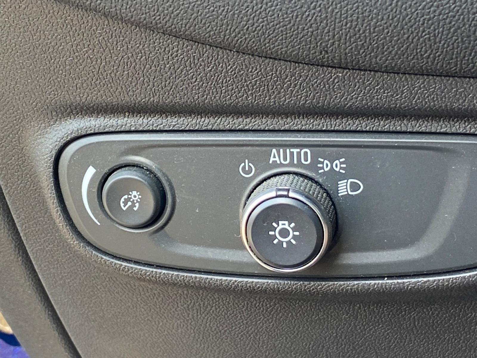 Used 2022 Chevrolet Equinox LT FWD image 14